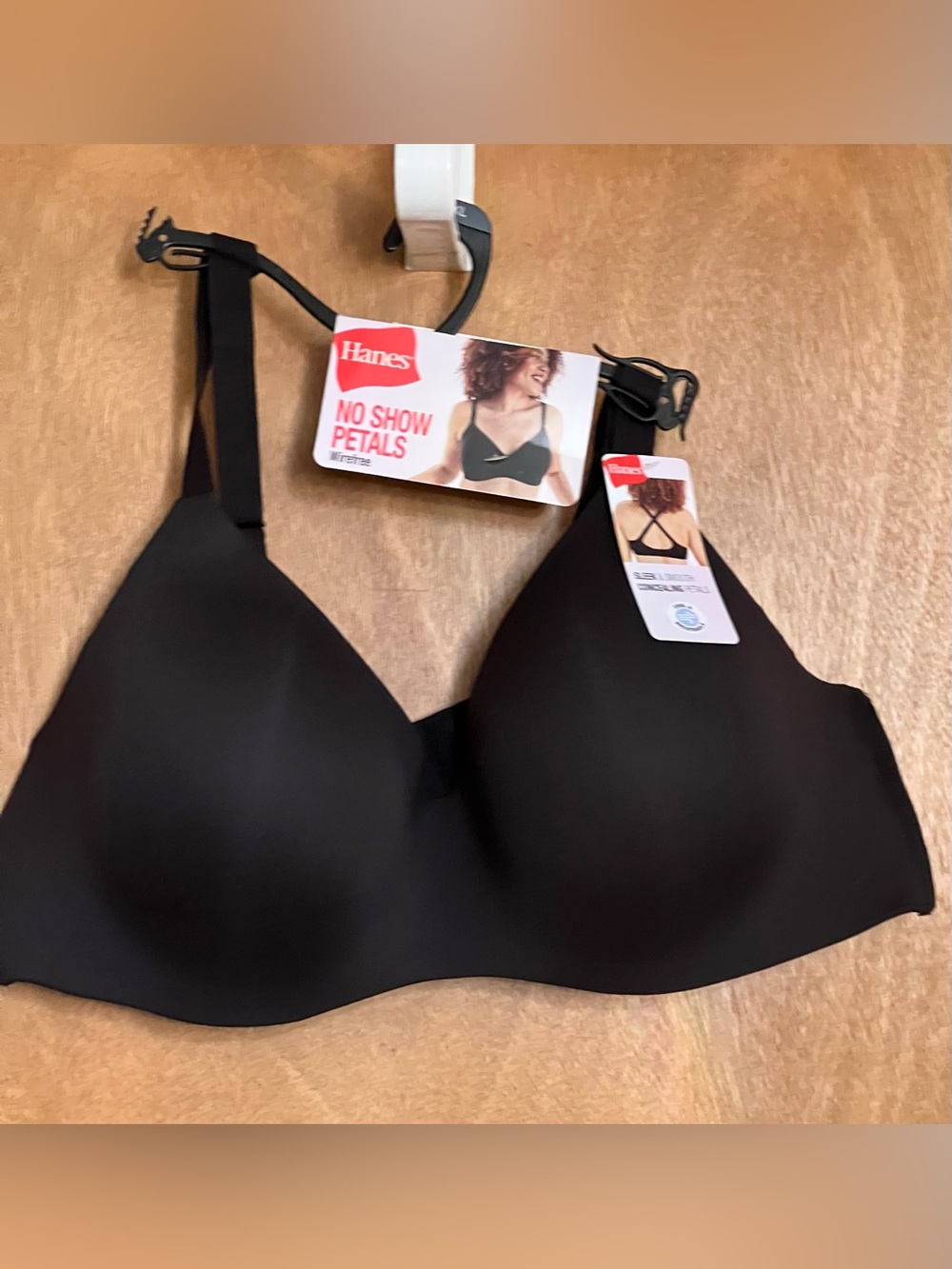 Hanes No Show Petals Wirefree Bra - Black